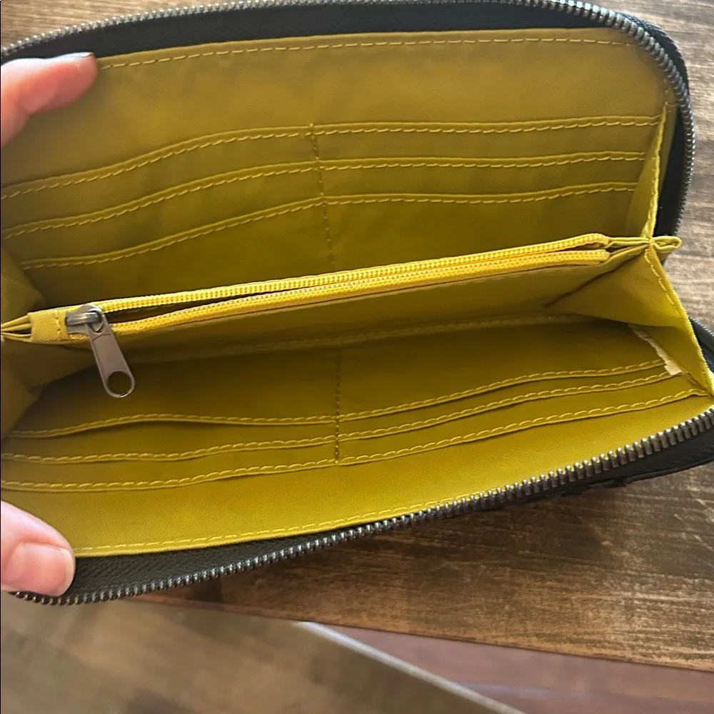 Pistil Wallet